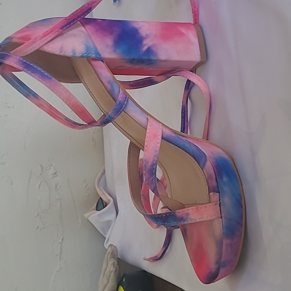 Heels - Picture 7 of 8